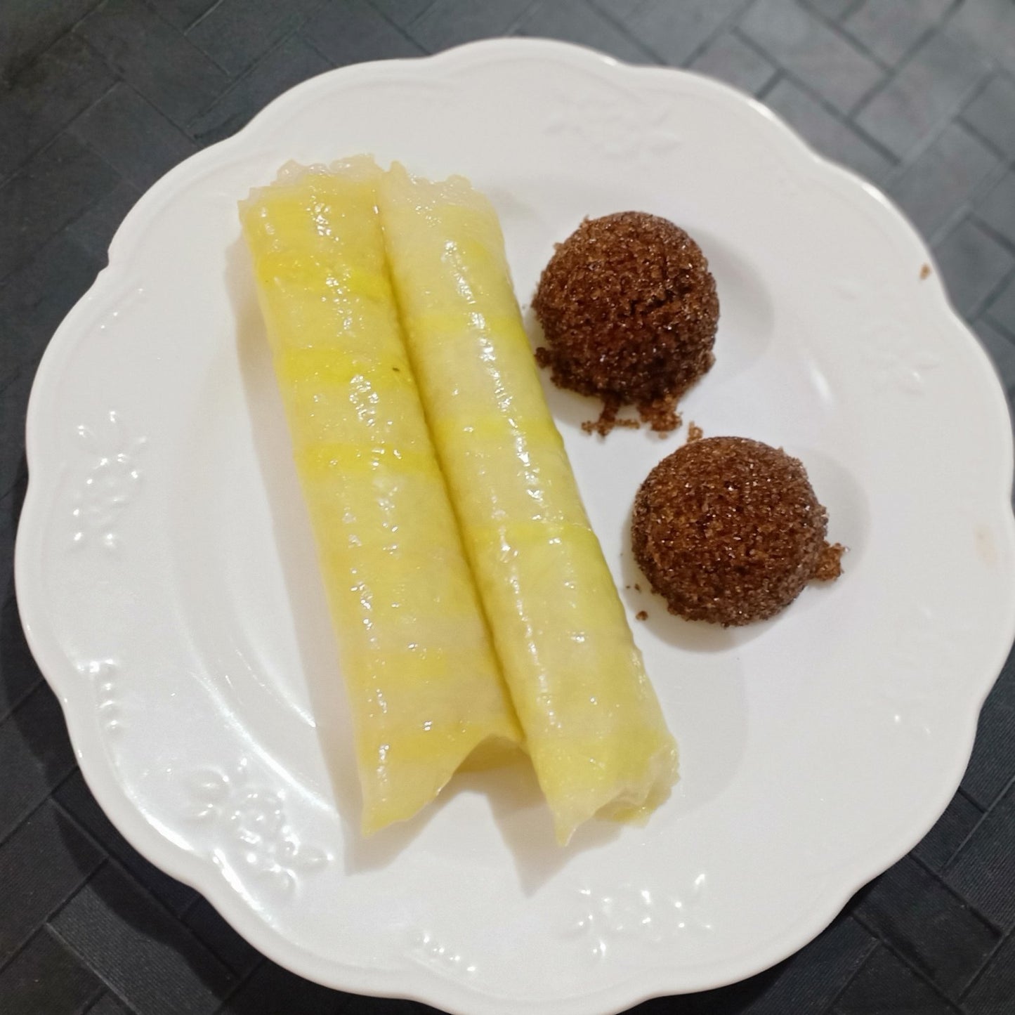 Freshly-Made Antipolo 'Ibos' Suman (sweetened rice cake) - order price / 8 pcs (Big)