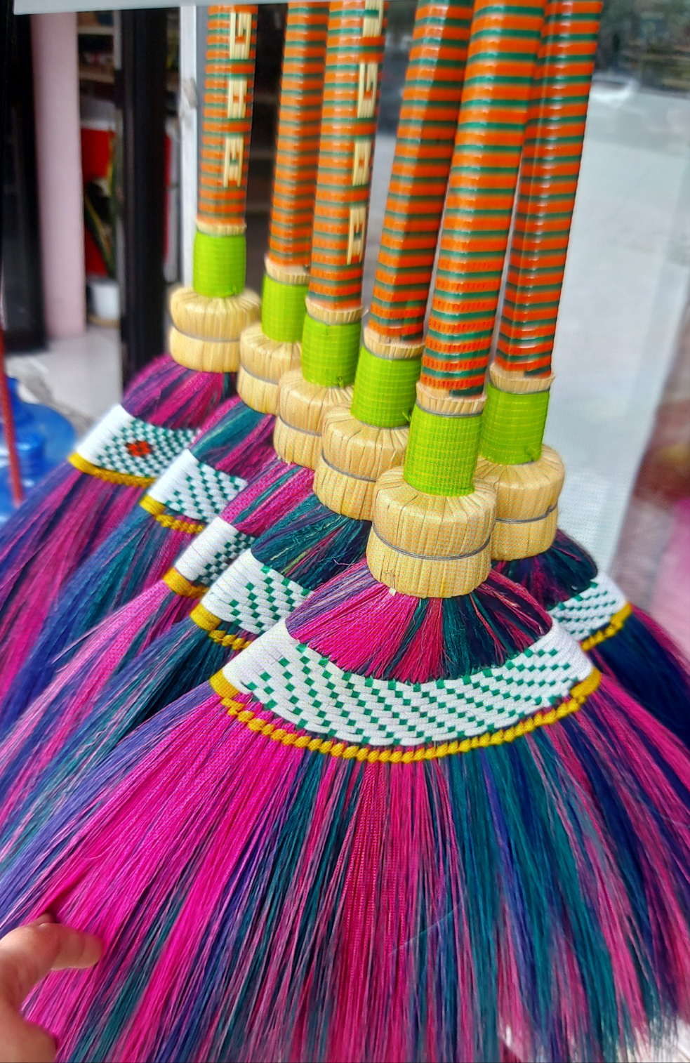 バギオ市産タイガーグラスほうき【タンボ】- 注文価格/個