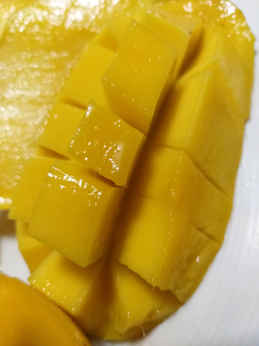 Fresh Davao Ripe Mangoes Kinalabaw (order price / kilo) - Farm2Metro